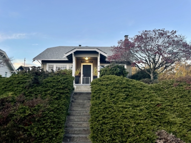 Furnished North Tacoma 3bd/1bth Cozy Bungalow