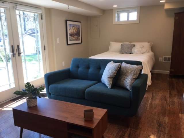 Fully furnished studio unit in Kensington, MD 3.1 miles from Walter Reed